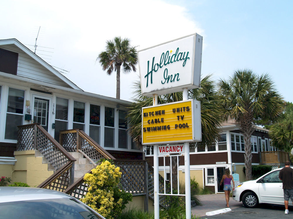 Holliday Inn Of פולי ביץ' מראה חיצוני תמונה